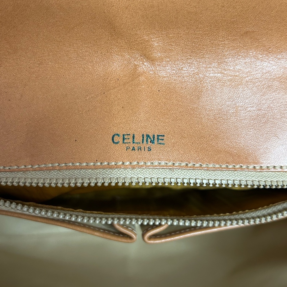 CELINE Kelly Macadam Pattern Elegant Tan and Brown Handbag, Pre-loved. - Picture 12 of 15